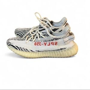 Yeezy Boost 350 V2 Zebra Sneakers